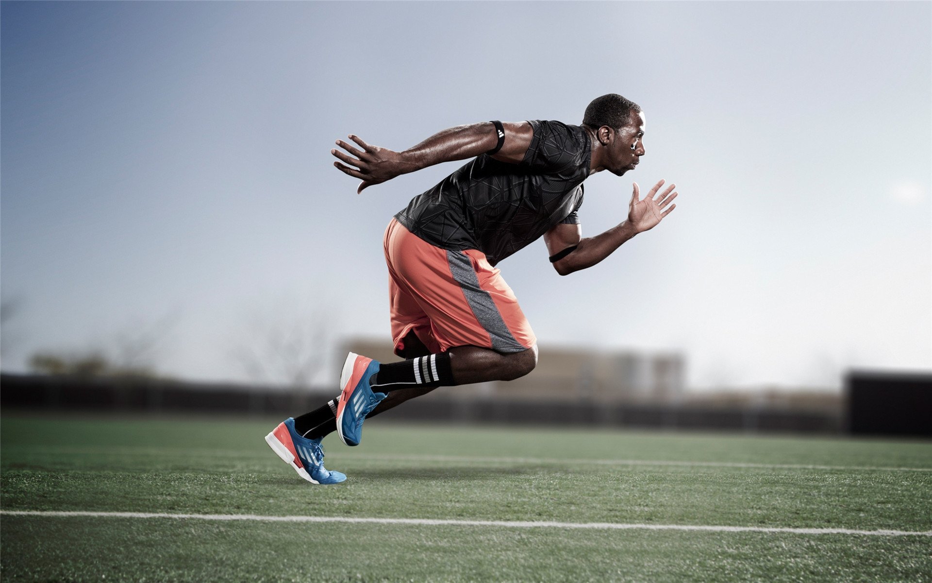 星光夜跑炫彩开启,点亮城市运动新风尚,星光跑道图片